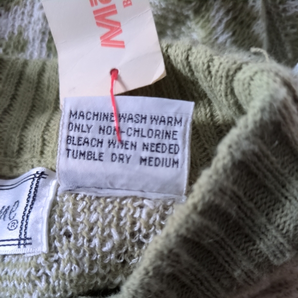 Vintage Deadstock JJ Browne Green and White Animal Pattern Sweater Size S - Picture 7 of 9